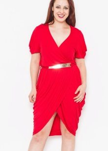 Robe de tulipe rouge pour le plein