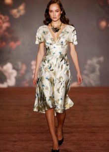 Robe de style à manches courtes