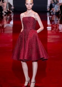 Habillez-vous pour le bal en style avec des strass