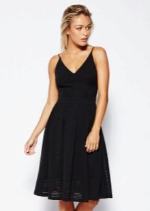 Robe à épaules ouvertes pour le type de figure Poire
