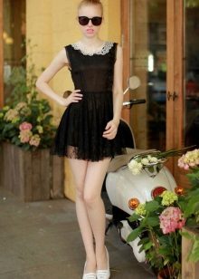 Robe courte noire transparente à taille haute