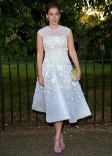 Robe élégante évasée à taille haute