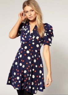 Habillez-vous de petits pois colorés de différentes tailles