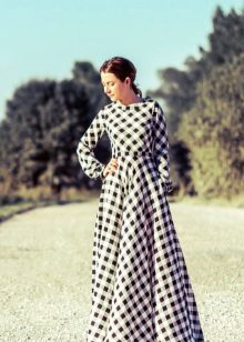 Robe longue dans une cellule de Vichy