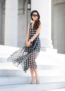 Accessoires et bijoux pour une robe à carreaux
