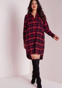 Robe chemise à carreaux rouges et bleus pour femmes grasses