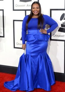 Robe longue année avec une manche longue pour une tenue complète