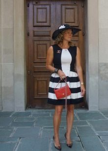 Robe courte rayée blanc-noir