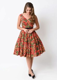 Robe à la mode des années 50 pour les femmes aux hanches larges