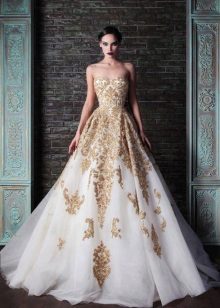 Une robe de mariage baroque silhouette