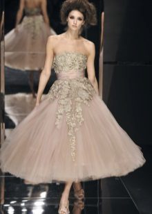 robe à décor volumétrique