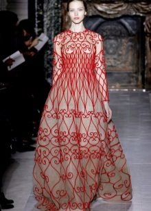 robe à décor rouge