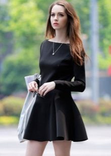Robe courte noire décontractée