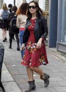 Robe décontractée bordeaux à motif floral