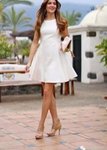 Robe décontractée blanche A-Line