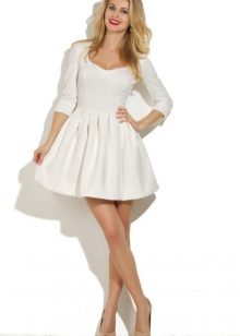 Robe évasée avec jupe plissée