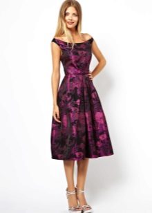 Robe évasée mi-longue