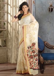 Beau sari avec broderie