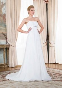 Robe de mariée taille haute avec encolure ouverte