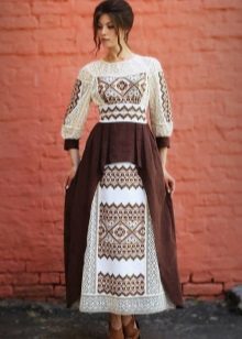 Robe blanche et marron à imprimé ethnique