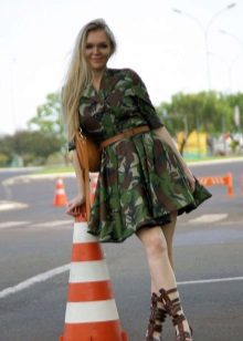 Robe avec imprimé camouflage