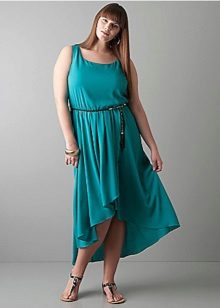Robe courte en tricot dans le dos dans le dos