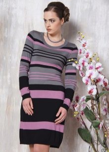 Robe d'hiver rayée en tricot