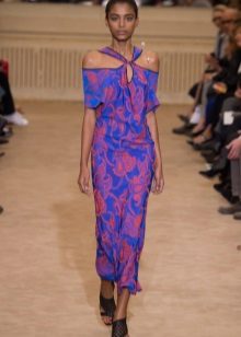 Robe en maille avec étui à fleurs