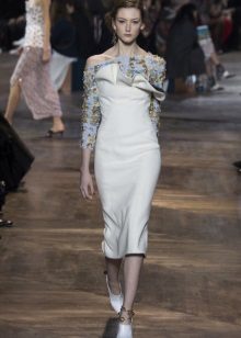 Robe de printemps à manches droites