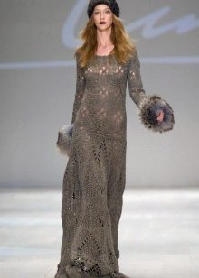 Robe de printemps tricotée au sol