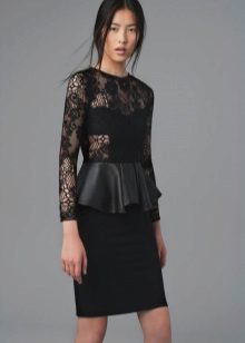 Robe combinée avec du cuir et de la dentelle