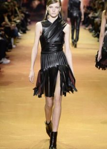 Robe de soirée en cuir