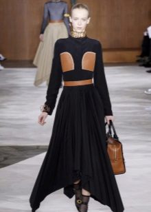 Robe en cuir combinée avec des poches