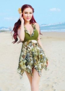 Robe de bain avec jupe asymétrique