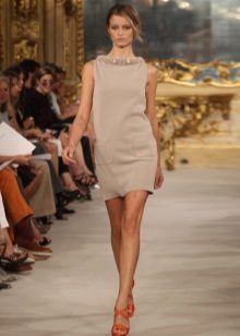 Robe en tricot d'été