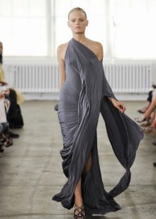 Robe été tricotée avec draperie