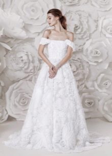 Robe de mariée automne épaules basses