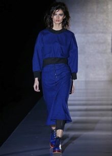 Robe d'automne bleue fermée