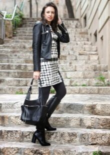 Bottes et veste en cuir à la robe patte d'oie