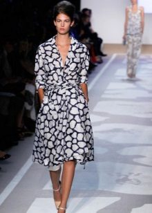 Robe de chambre pour femme avec une figure de type rectangle