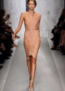 Robe en jersey beige avec draperie