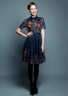 Robe de châle Pavloposadsky avec un col