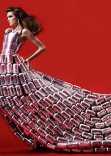 Robe de cheveux de canettes de bière