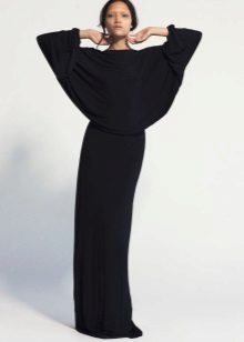 Robe longue chauve-souris noire avec jupe droite