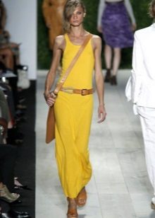 Robe jaune à manches longues