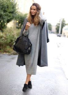 Manteau à un long sac de robe