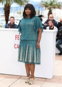 Robe mi-longue à taille basse pour une tenue ample