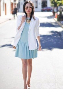 Veste à la robe avec taille basse
