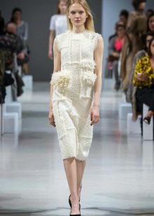Robe en laine tricotée blanche