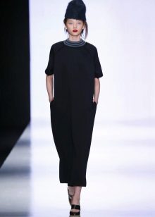 Robe en laine noire
